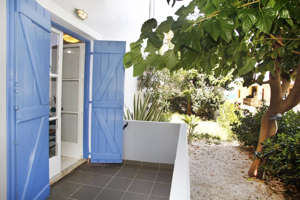 Studios Vasilis Agia Marina Exterior foto